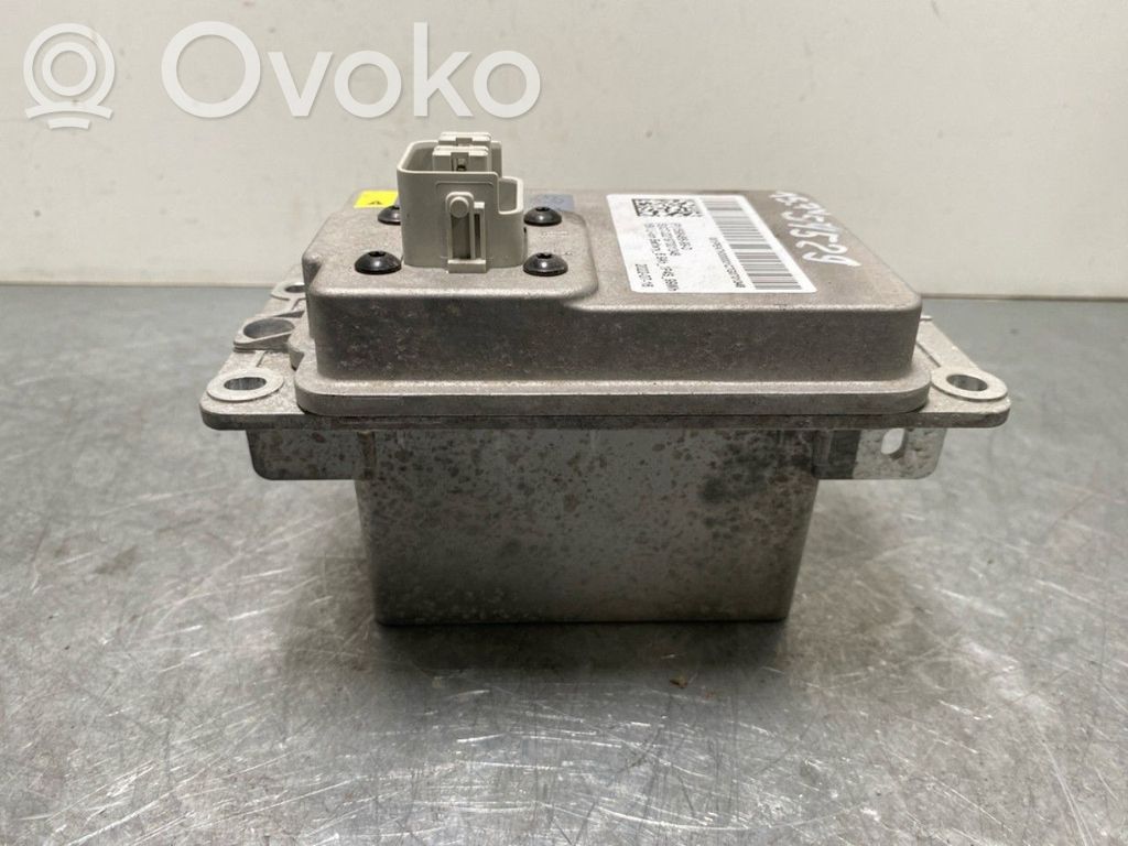 Tesla Model Y Enchufe de 12V (delantero) 