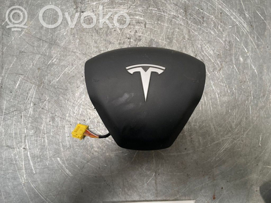 Tesla Model 3 Fahrerairbag 