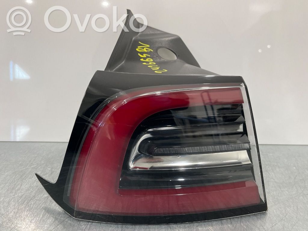 Tesla Model 3 Takavalot 