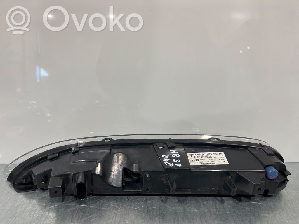 Porsche Cayenne (9PA) Hintere Ecke (Standlicht). 