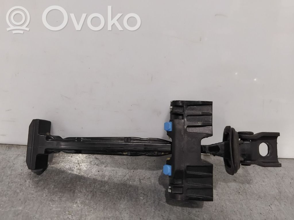 Volkswagen e-Golf Etuoven pidätin 