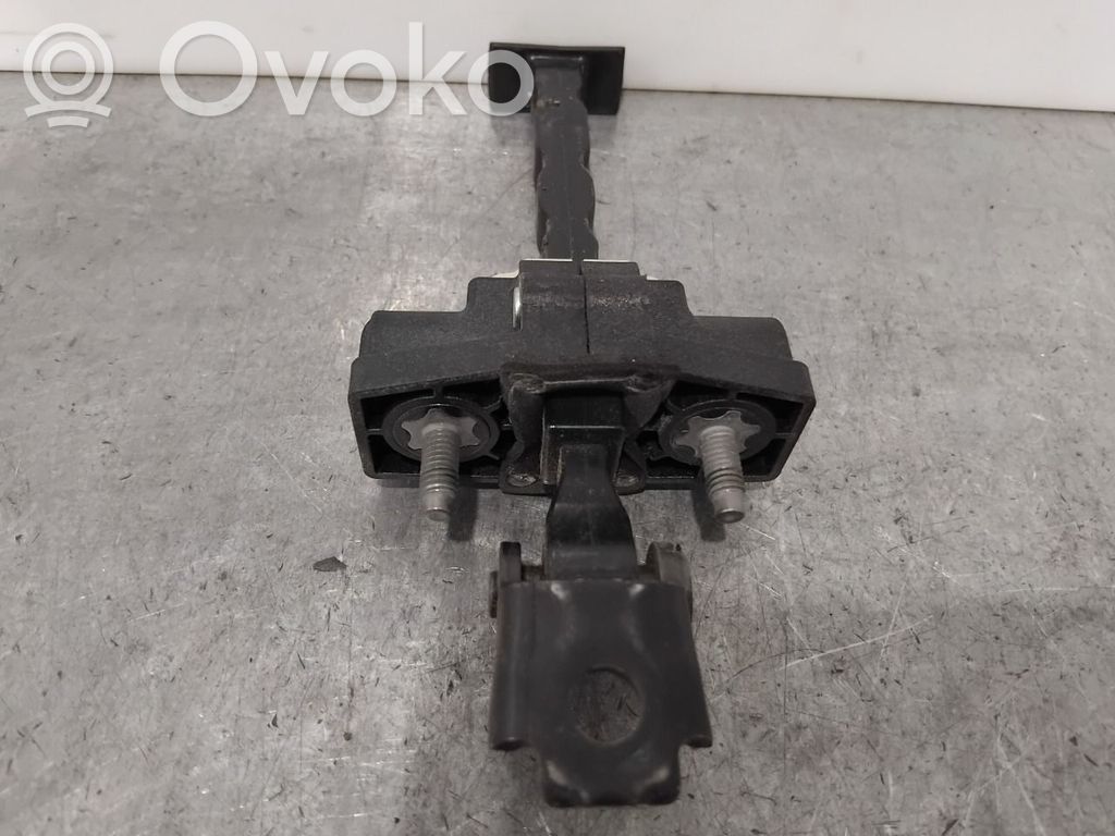 Renault Captur Etuoven pidätin 