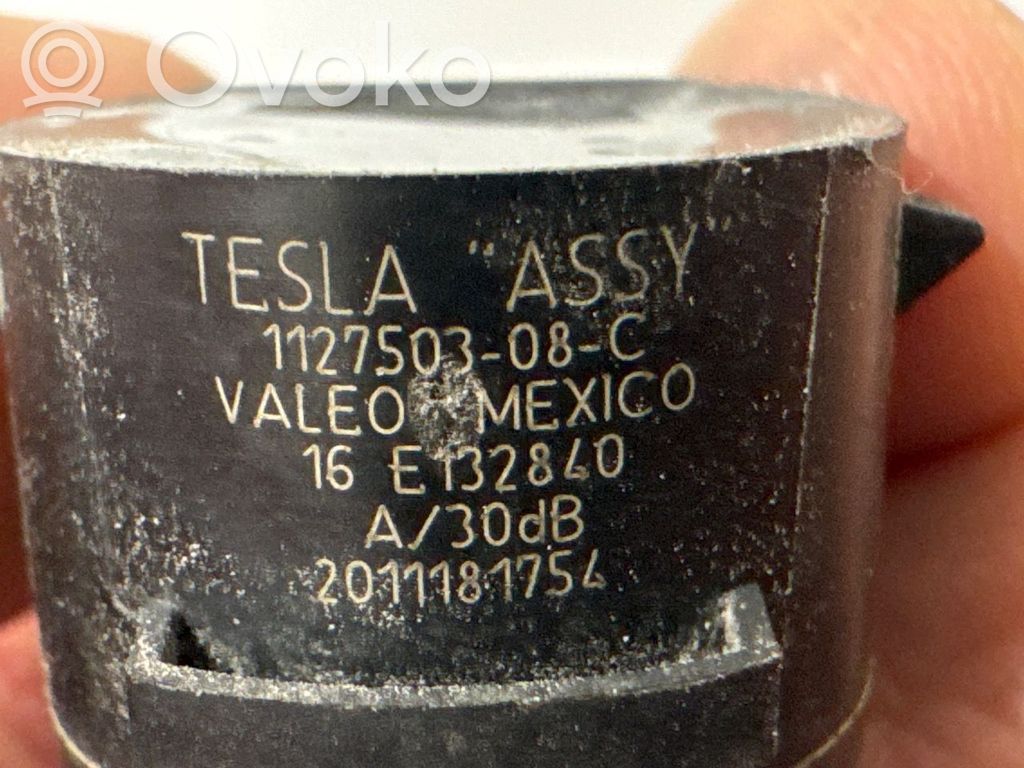 Tesla Model 3 Pysäköintitutkan anturin kytkin (PDC) 