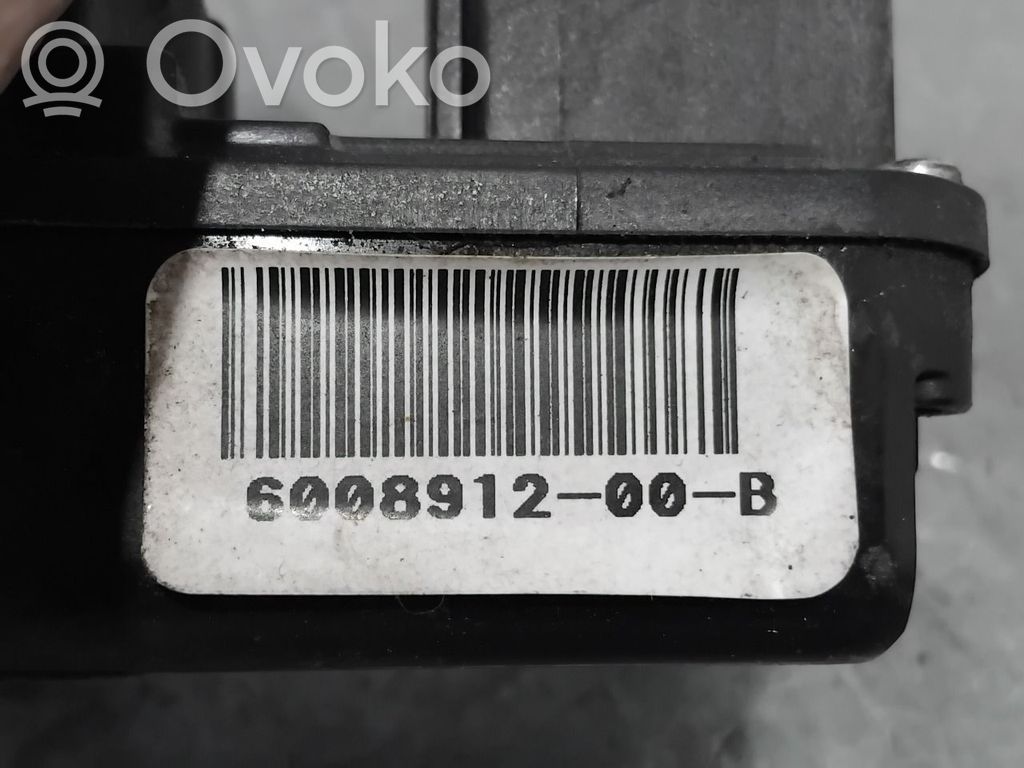 Tesla Model S Priekšpusē slēdzene 