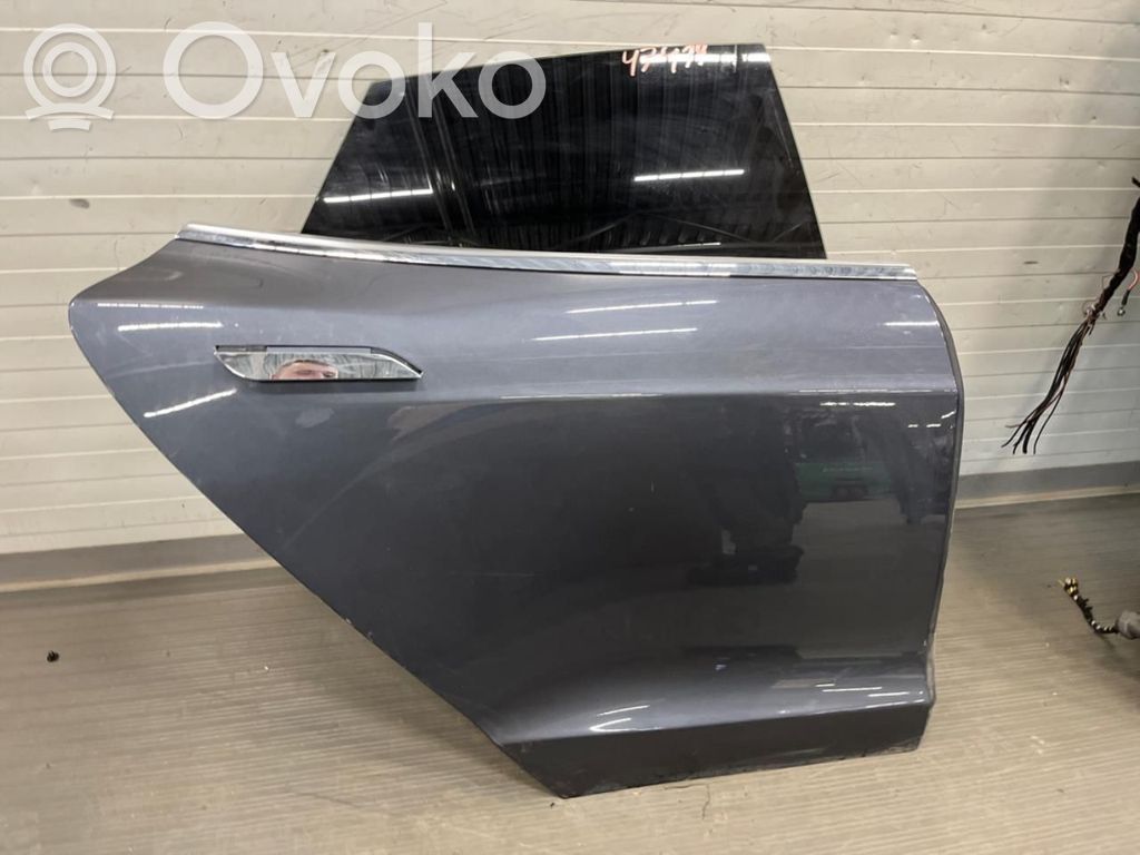 Tesla Model S Galinės durys 