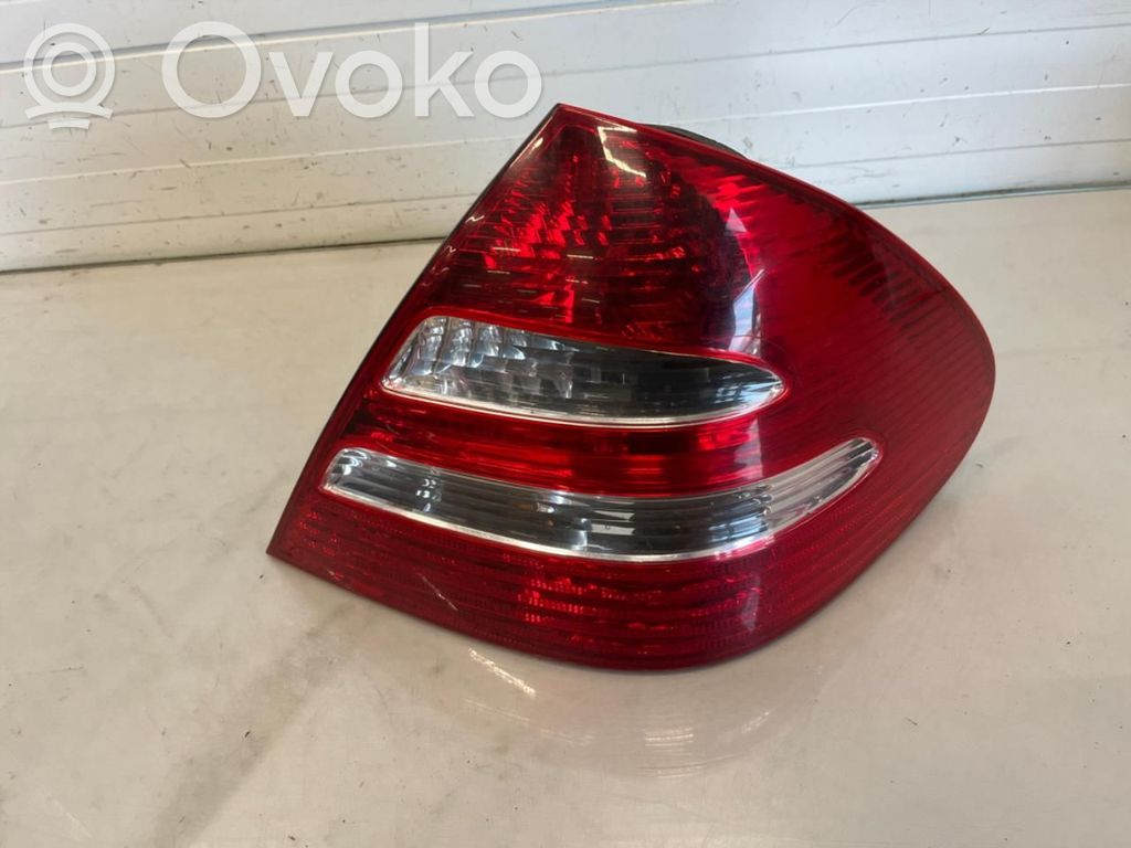 Mercedes-Benz E W211 Lampă spate în caroserie