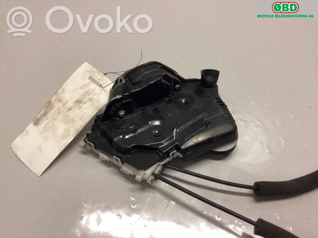 Subaru Levorg Priekšpusē slēdzene 