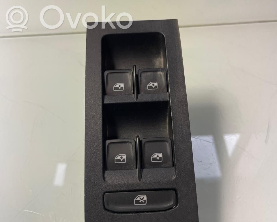Skoda Octavia Mk3 (5E) Electric window control switch 