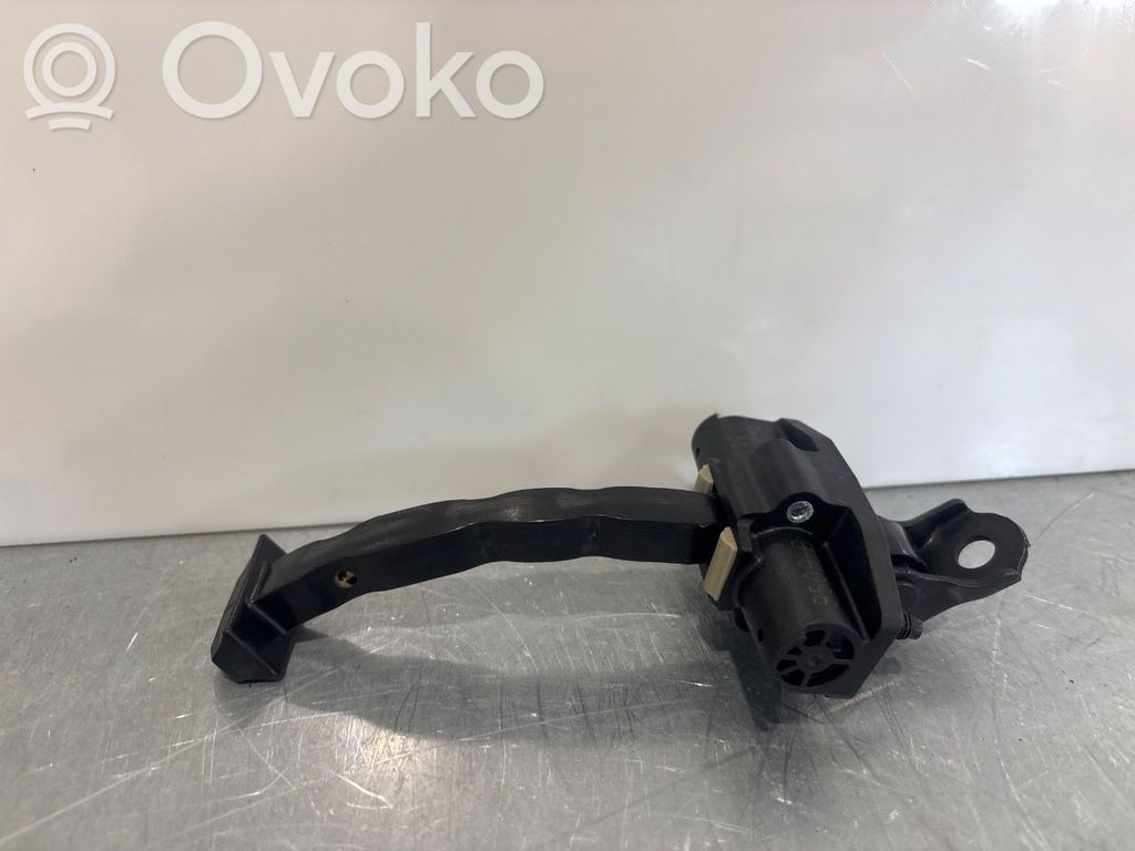 Tesla Model 3 Etuoven pidätin 