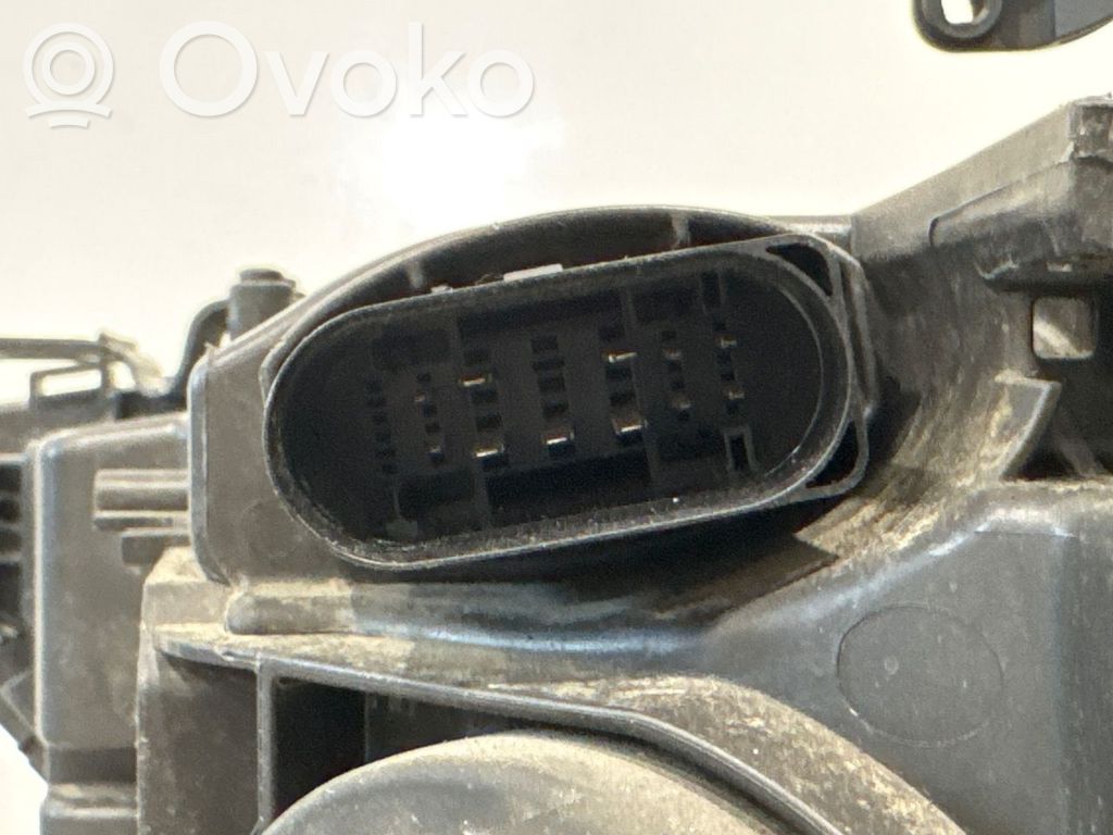 Audi A4 S4 B8 8K Priekinis žibintas 