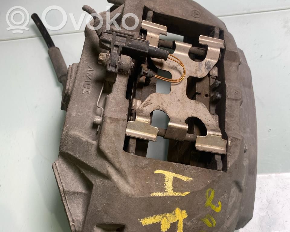 Mercedes-Benz EQC Zacisk hamulcowy przedni 