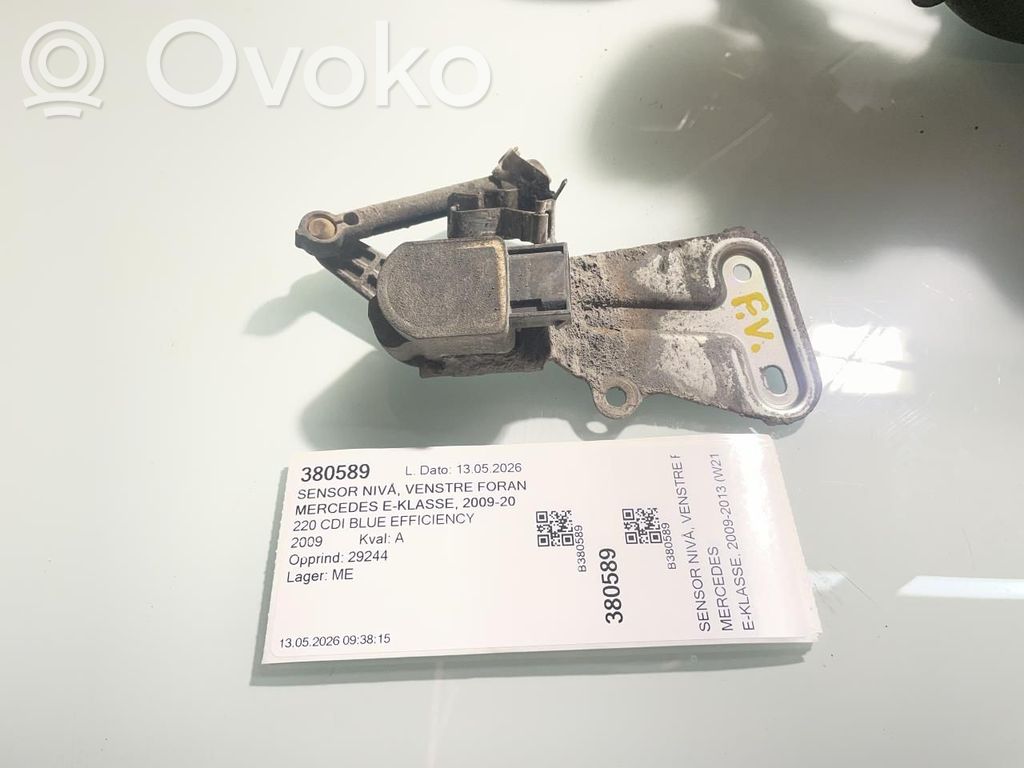 Mercedes-Benz E W212 Czujnik poziomu zawieszenia pneumatycznego osi przedniej 