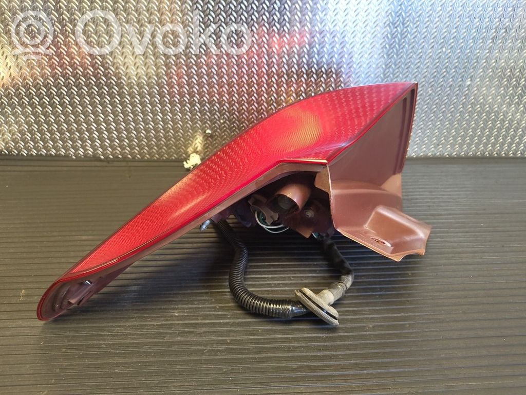 Toyota RAV 4 (XA40) Lampa tylna 