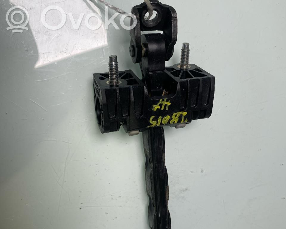 Volvo V60 Etuoven pidätin 