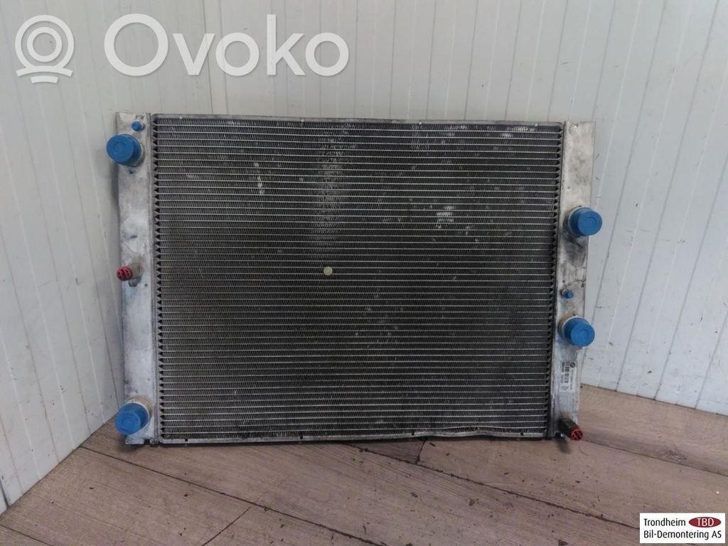 BMW M5 Dzesēšanas šķidruma radiators 