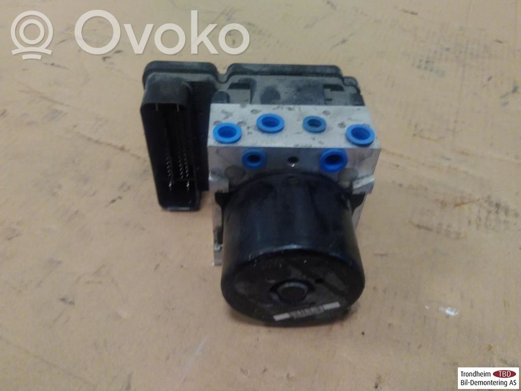 Volvo V40 ABS Pump 