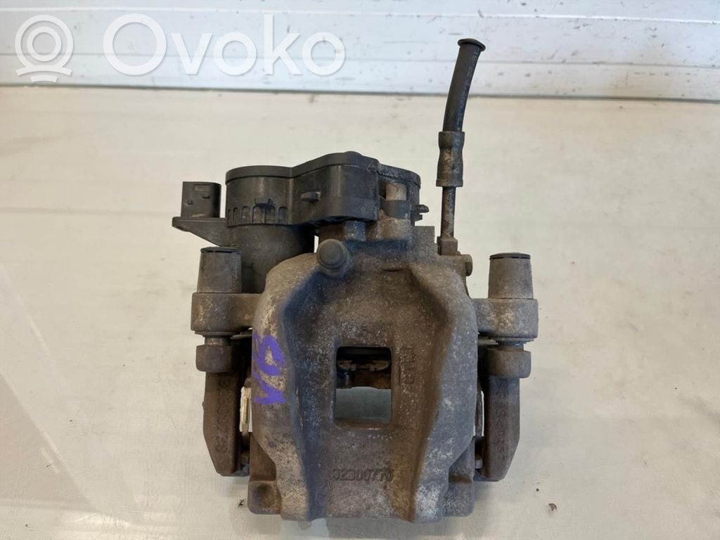 Volvo XC40 Takajarrusatula 