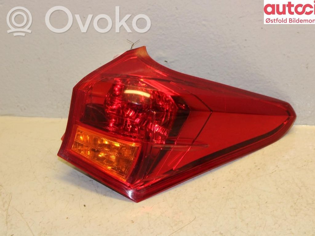 Toyota Auris E180 Luci posteriori 