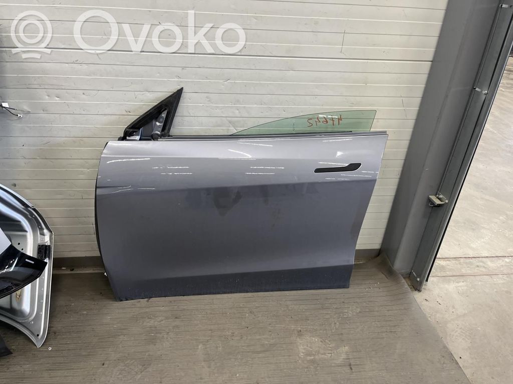 Tesla Model Y Juniper Tür vorne 