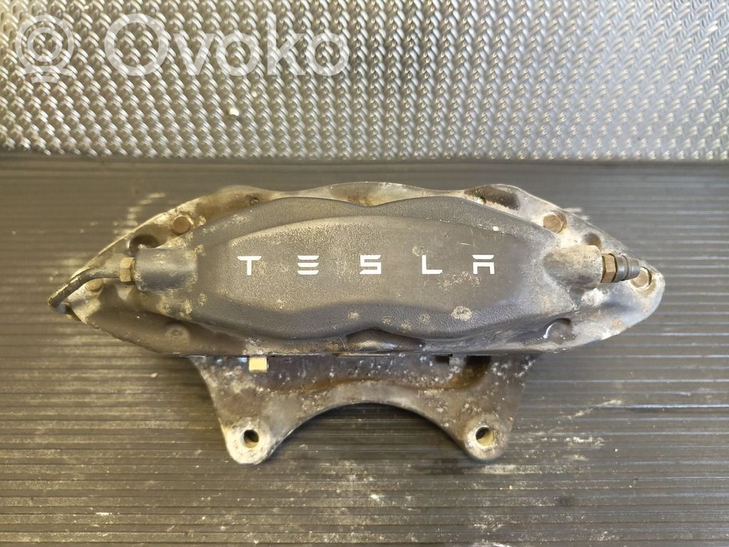 Tesla Model X Etujarrusatula 