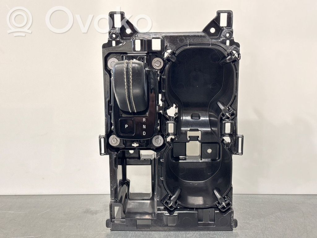 Volvo XC40 Wybierak biegów 