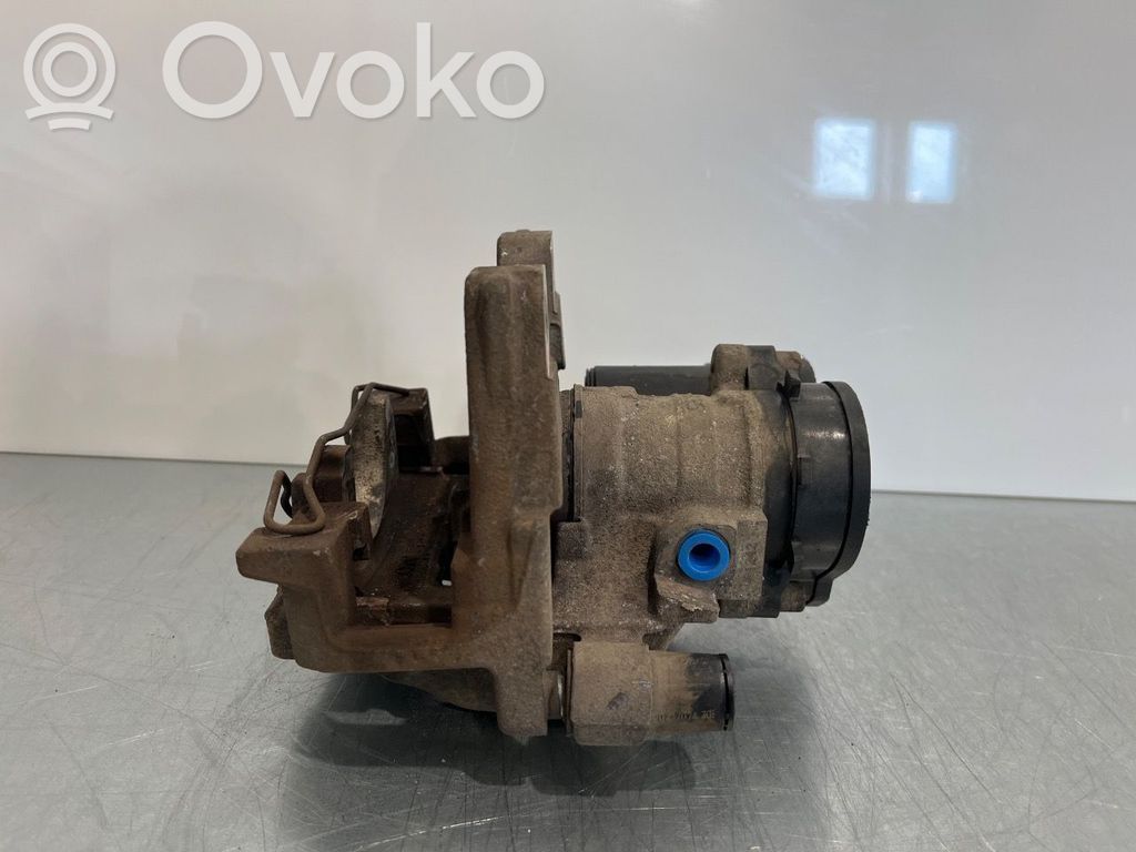Volvo XC40 Etrier frână spate 