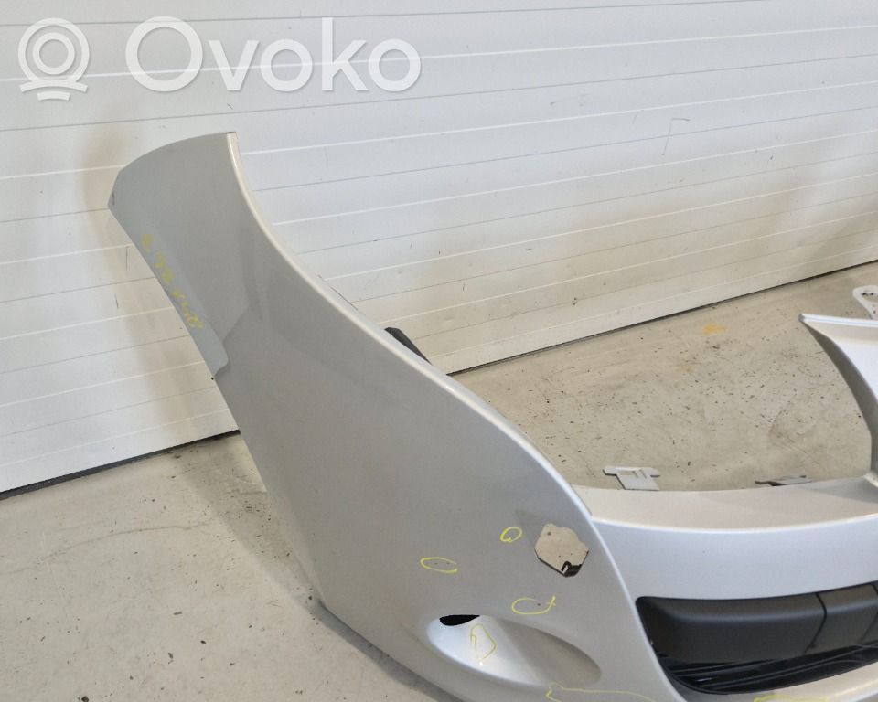 Renault Megane III Parachoques delantero 