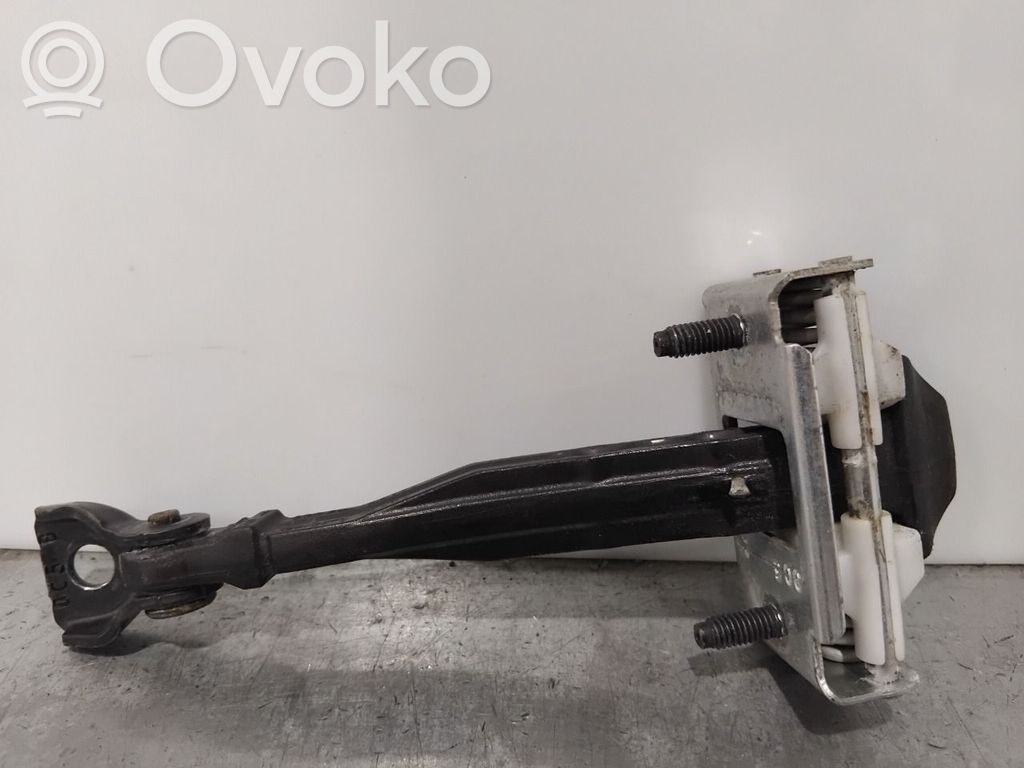 Ford Fiesta Etuoven pidätin 