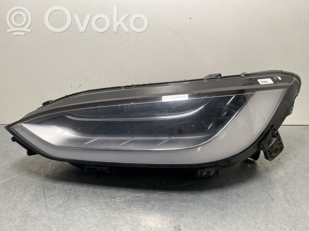 Tesla Model X Far 
