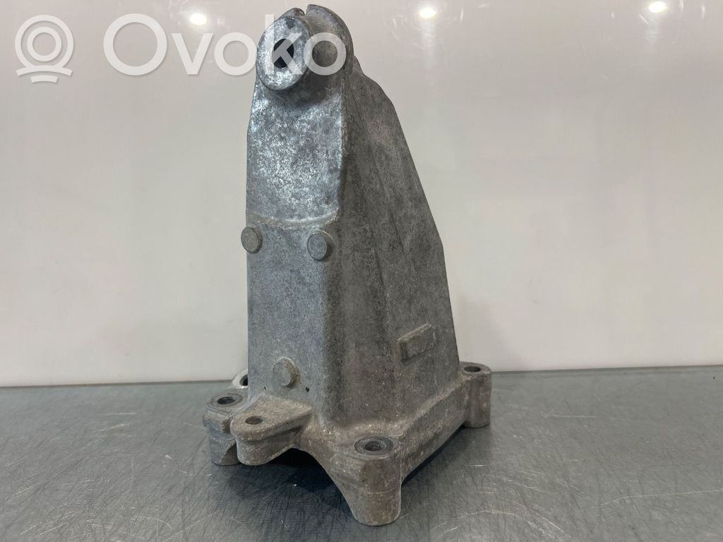 Mercedes-Benz C W205 Supporto di montaggio del motore