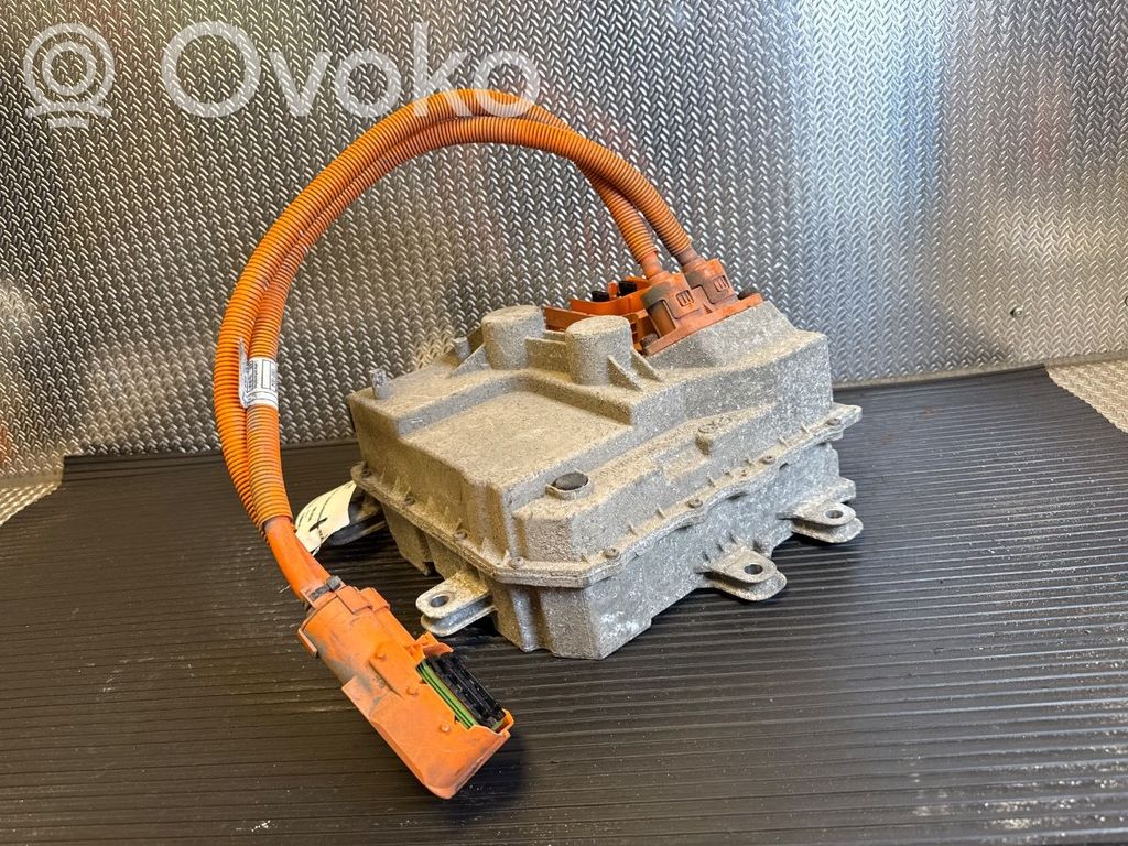 Inversor/convertidor de voltaje   61449845423,61449845423