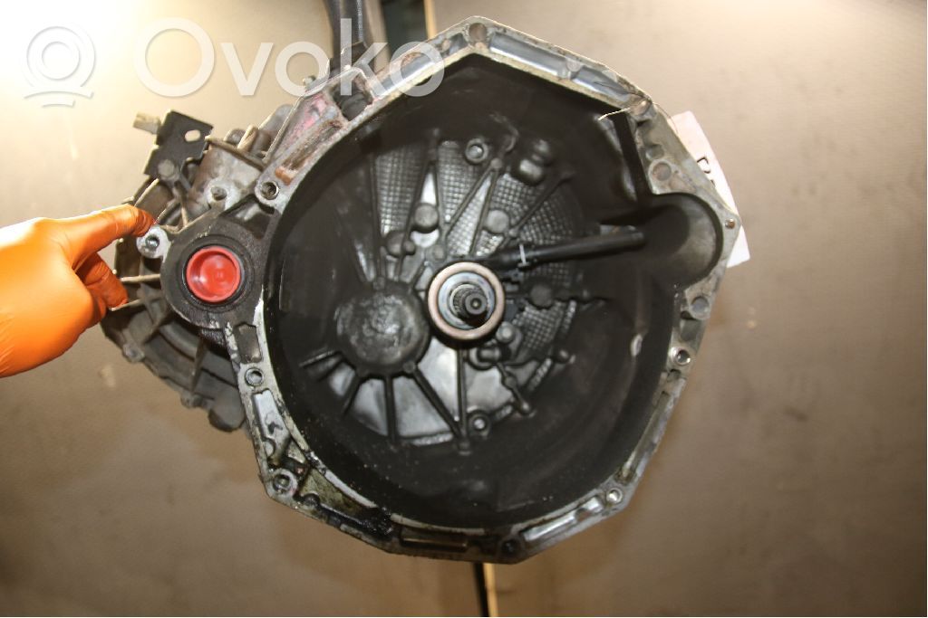 Nissan Qashqai Scatola del cambio manuale a 6 velocità 
