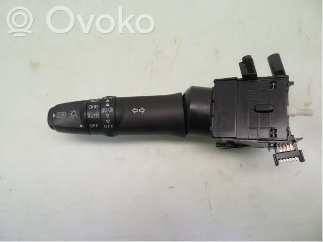 Mitsubishi Outlander Otros interruptores/perillas/selectores