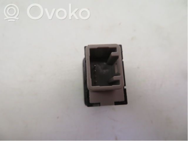 Mitsubishi Outlander Otros interruptores/perillas/selectores 