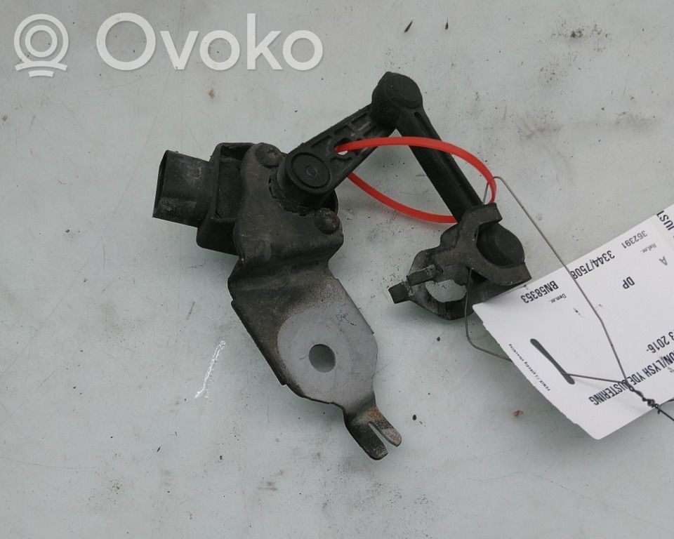 Mercedes-Benz E W213 Czujnik poziomu zawieszenia pneumatycznego osi przedniej 