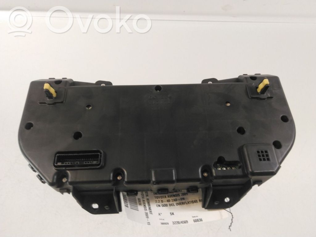 Toyota Avensis T270 Nopeusmittari (mittaristo) 