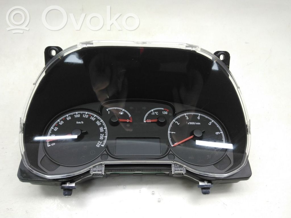 Opel Combo D Geschwindigkeitsmesser Cockpit 