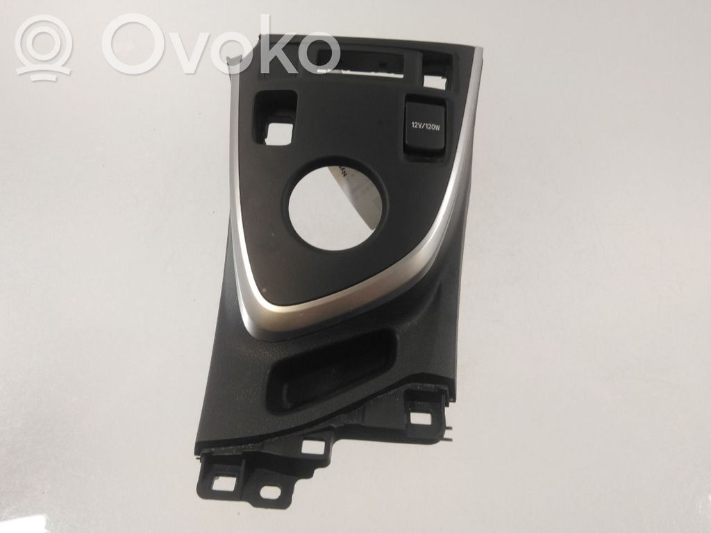 Toyota Auris E180 Console centrale 