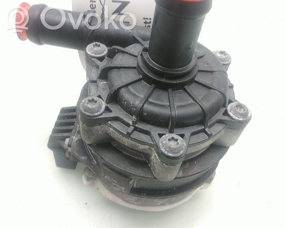 Volvo C40 Bomba de agua 