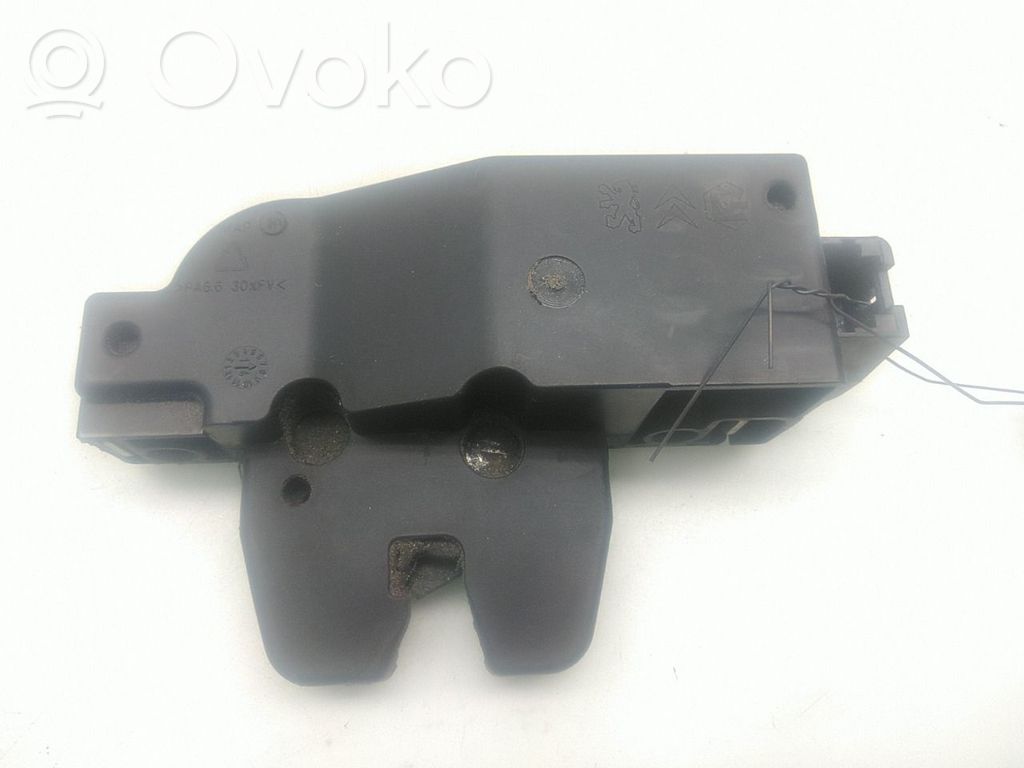 Zamek klapy tylnej bagażnika   SU001A2218,SU001A2218