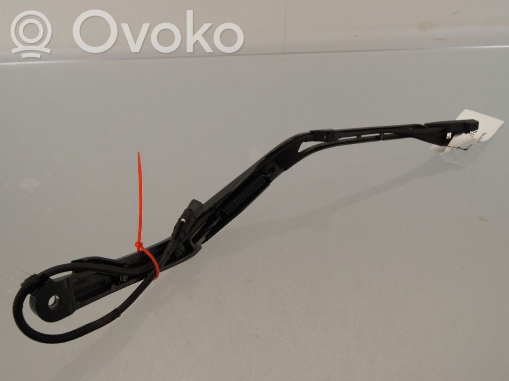 Volvo S90, V90 Etupyyhkimen sulan varsi 