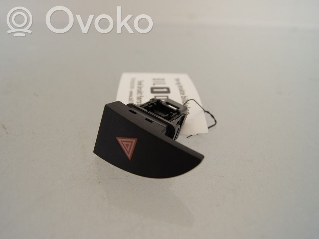 Toyota Verso-S Botón interruptor de luz de peligro