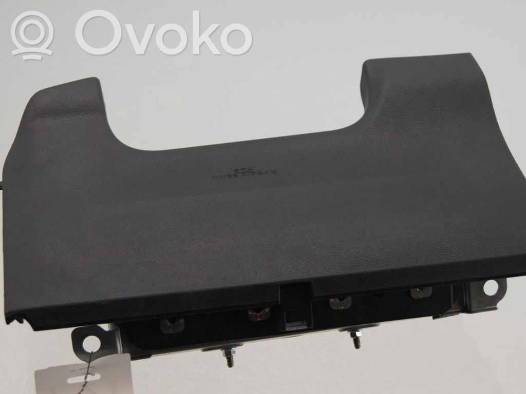 Toyota Auris E180 Polviturvatyyny