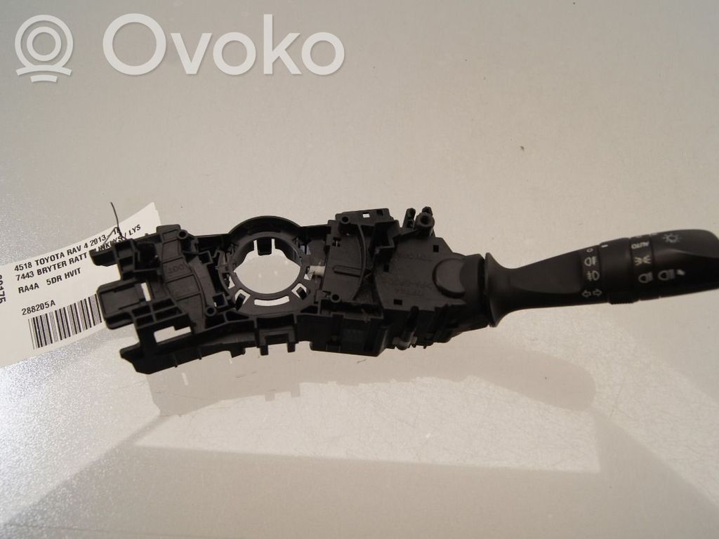 Toyota RAV 4 (XA40) Autres commutateurs / boutons / leviers