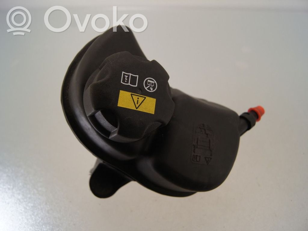 BMW 3 G20 G21 Polttoaineen paisuntasäiliö 