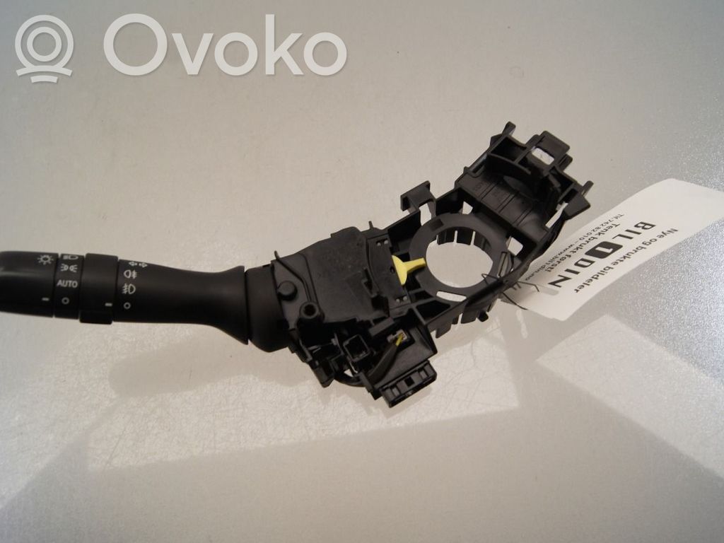 Toyota Avensis T270 Interruptor de control multifunción 