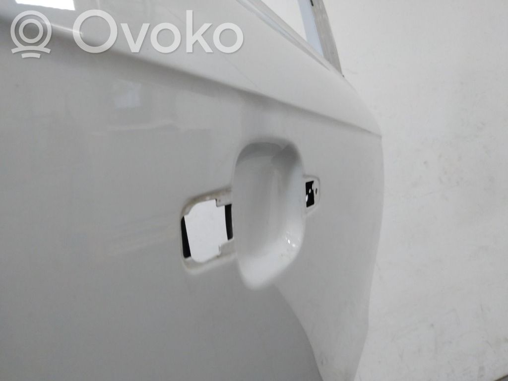 Takaovi   8K9833052D,8K9833052D