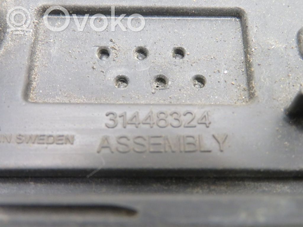 Volvo XC40 Nadkole przednie 