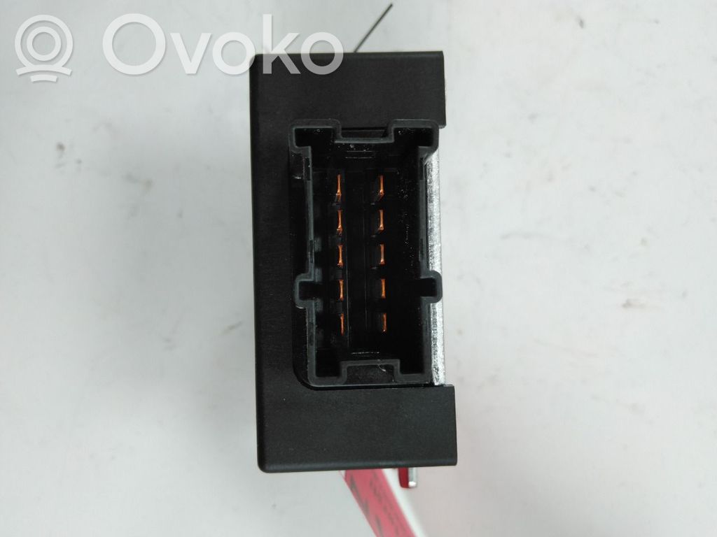 BMW 2 F22 F23 Degvielas sūkņa vadības bloks 