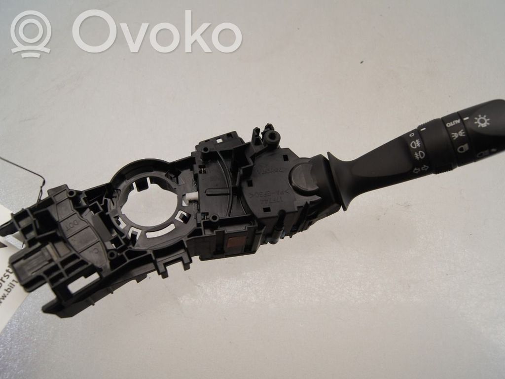 Toyota Prius (XW50) Altri interruttori/pulsanti/cambi